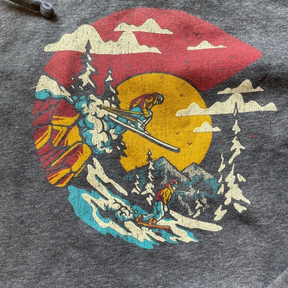 Yo Colorado gray hoodie sweatshirt w/ skier/snowboarder graphic. Size small - Picture 6 of 8